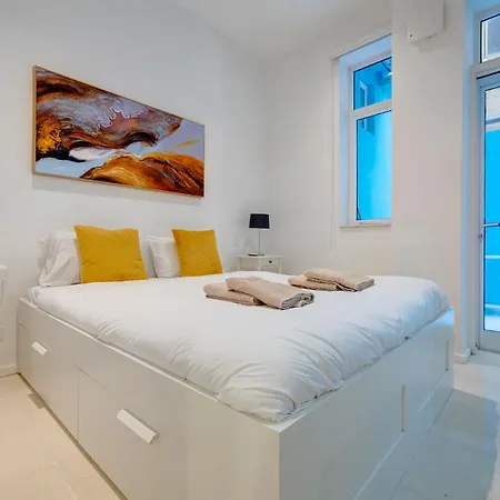 Trendy 1 Bedroom In The Heart Of