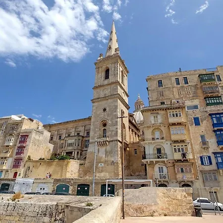 Trendy 1 Bedroom In The Heart Of *
