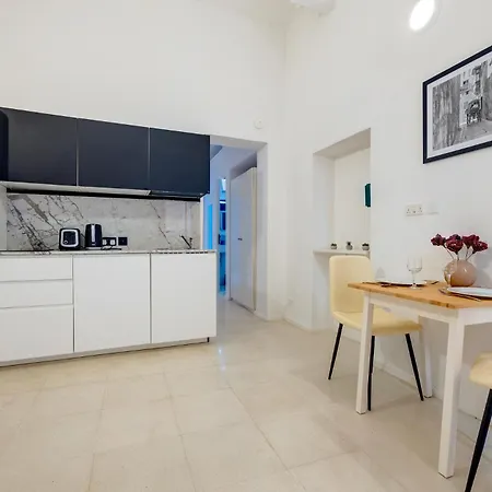 Trendy 1 Bedroom In The Heart Of Daire