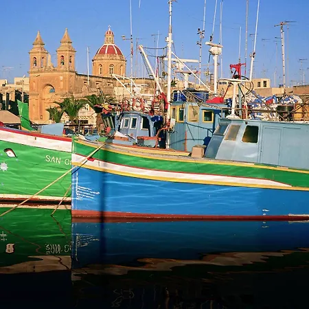 Trendy 1 Bedroom In The Heart Of バレッタ